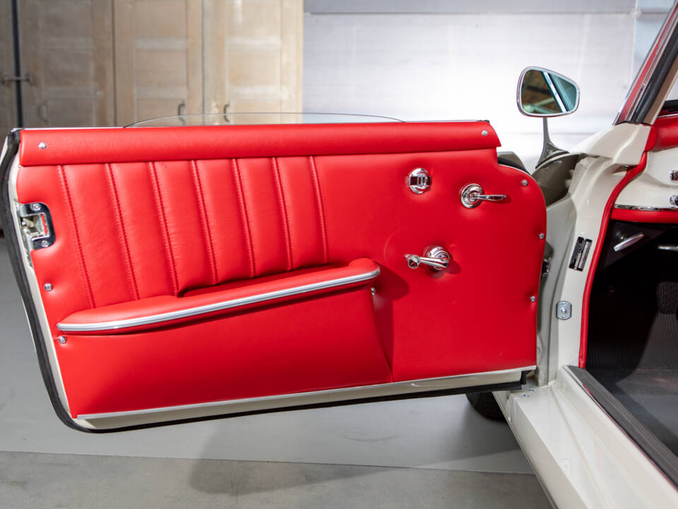 Image 19/28 of Mercedes-Benz 190 SL (1961)