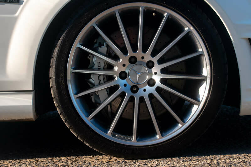Immagine 47/50 di Mercedes-Benz C 63 AMG T (2009)