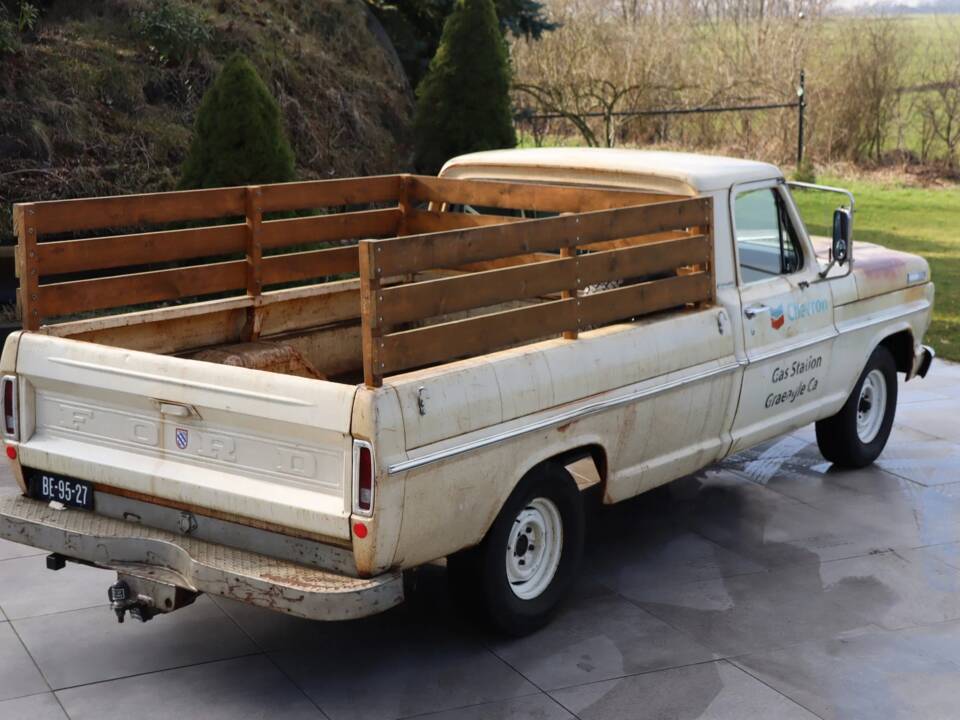 Image 14/52 of Ford F-100 (1967)