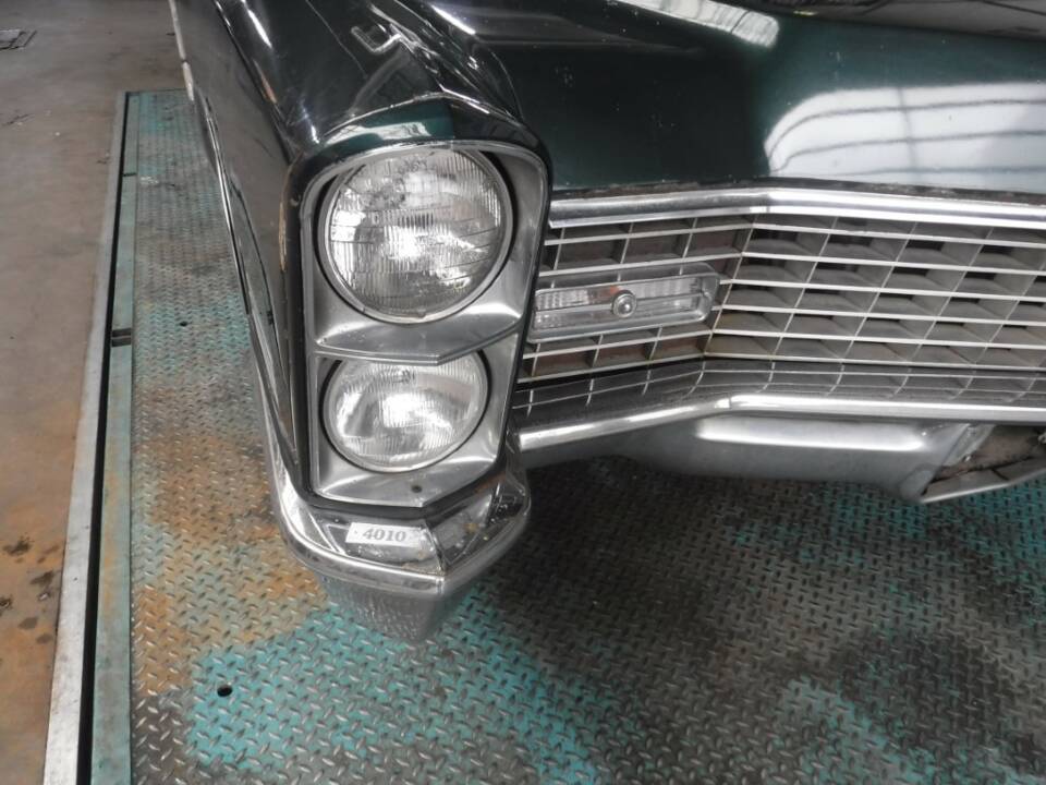 Bild 23/50 von Cadillac DeVille Convertible (1967)