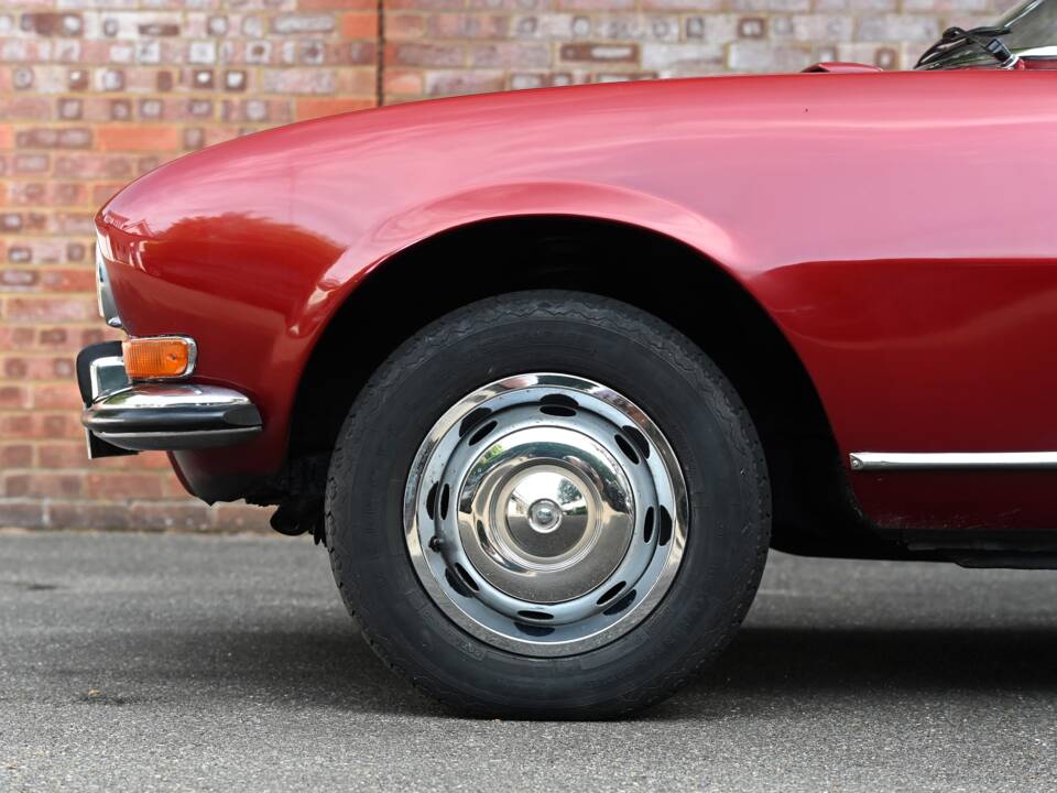Image 8/18 of Peugeot 504 Convertible (1974)