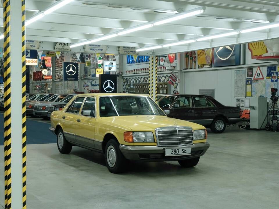 Bild 49/50 von Mercedes-Benz 380 SE (1983)