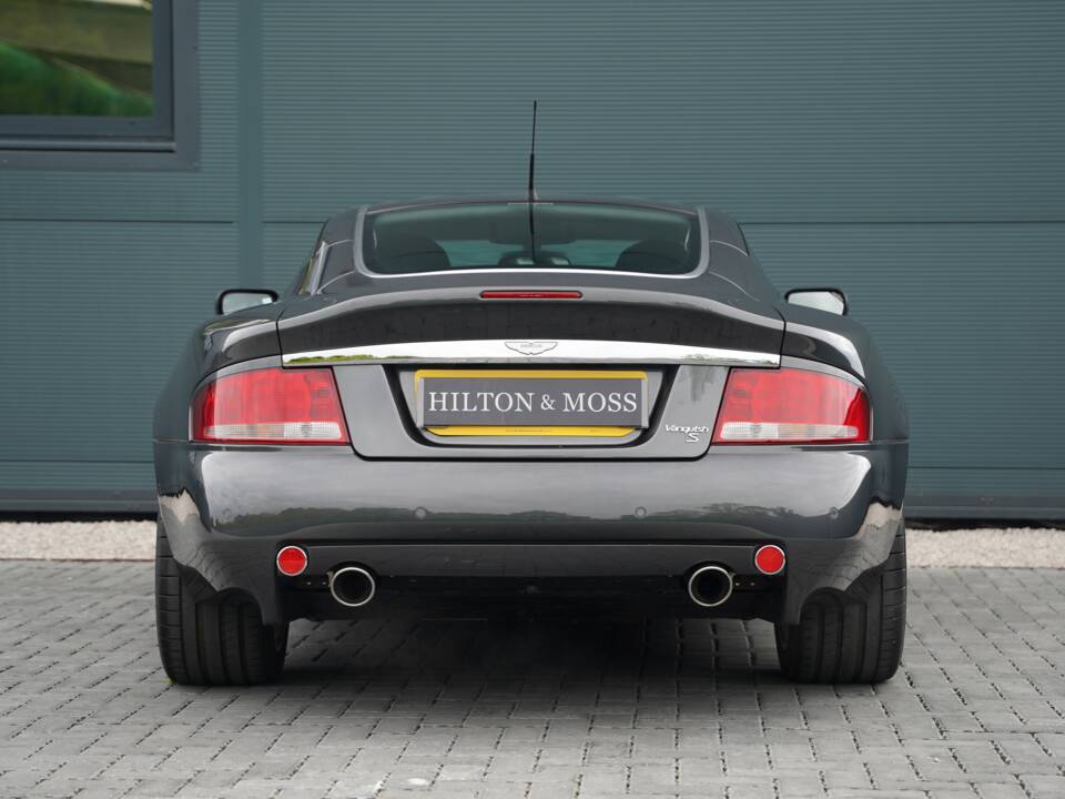 Image 8/50 of Aston Martin V12 Vanquish S (2007)
