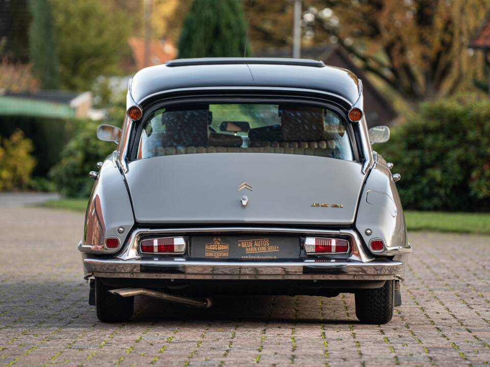 Image 19/44 of Citroën DS 21 (1968)