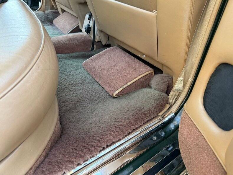 Immagine 39/50 di Rolls-Royce Silver Shadow II (1979)