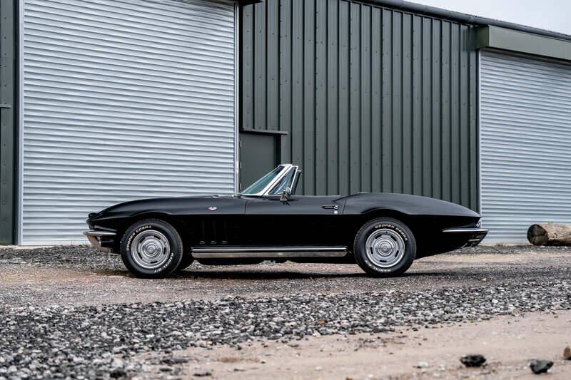 Image 13/50 of Chevrolet Corvette Sting Ray Convertible (1965)