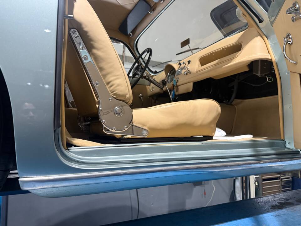 Image 34/36 of Talbot-Lago 2500 Coupé T14 LS (1962)