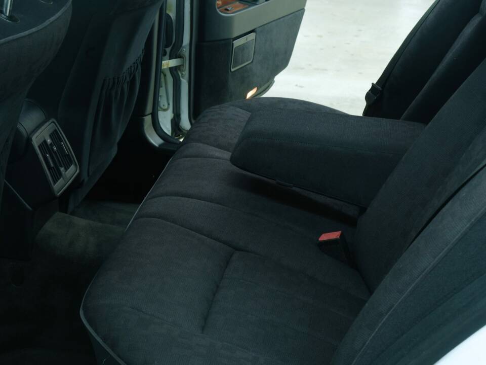 Bild 45/50 von Mercedes-Benz 300 SE (1992)