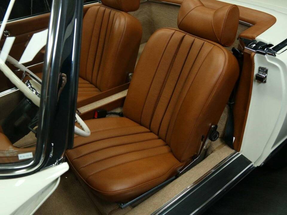 Image 12/50 of Mercedes-Benz 230 SL (1965)
