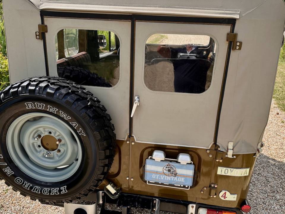 Image 9/50 of Toyota Land Cruiser FJ 43 (1981)