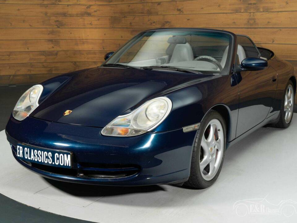 Image 4/19 of Porsche 911 Carrera 4 (1999)