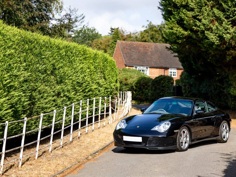 Image 27/50 of Porsche 911 Carrera 4S (2002)