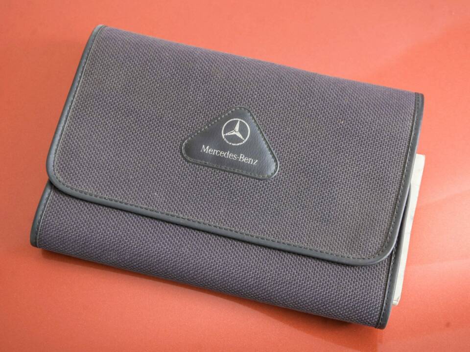 Image 45/50 of Mercedes-Benz CLK 430 (1999)