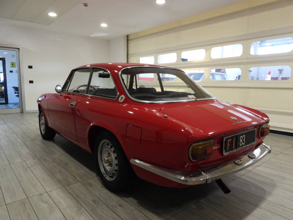 Image 3/15 of Alfa Romeo Giulia 1600 GT Junior (1975)