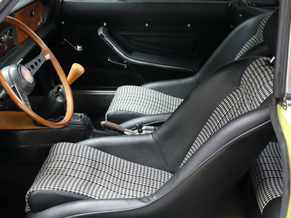 Immagine 3/50 di FIAT 124 Spider CS1 (1975)