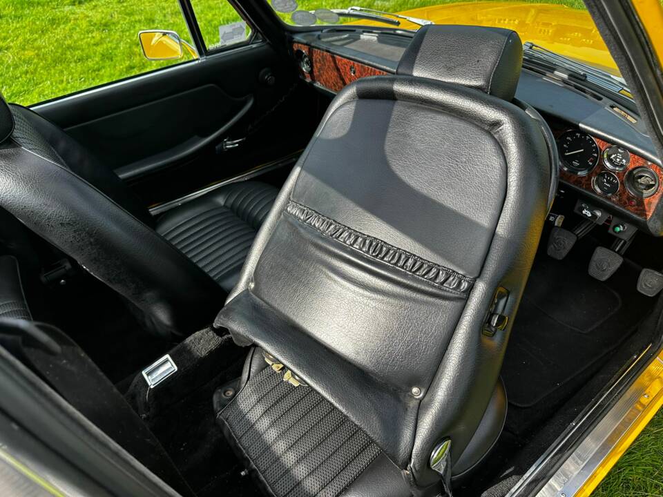 Immagine 26/48 di Triumph Stag (1975)