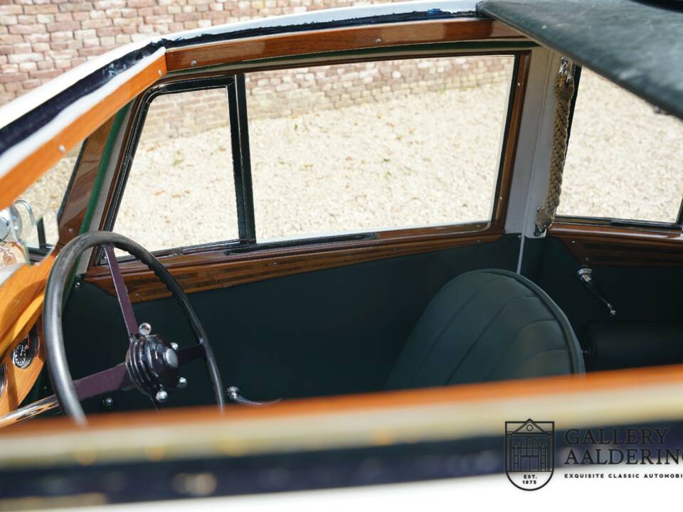 Bild 38/50 von Bentley 3 1/2 Liter Park Ward FHC (1933)