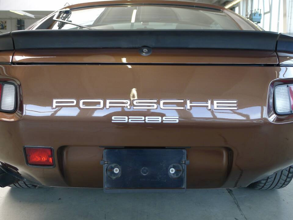 Bild 37/50 von Porsche 928 S (1986)