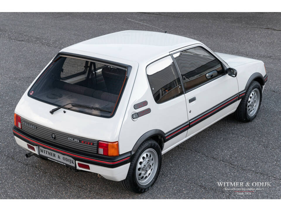 Bild 9/23 von Peugeot 205 GTi (1987)