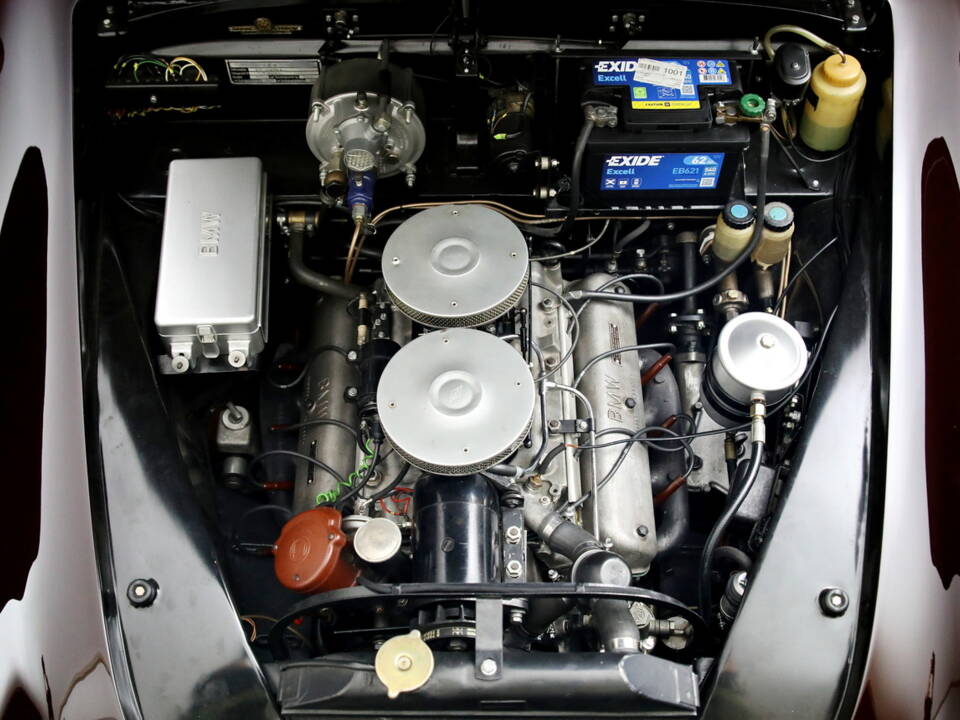 Bild 27/31 von BMW 502 - 3,2 Liter Super (1960)