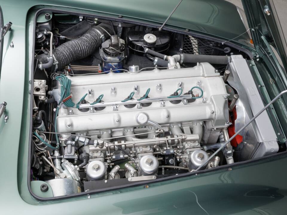 Image 18/26 de Aston Martin DB 4 Vantage (1962)