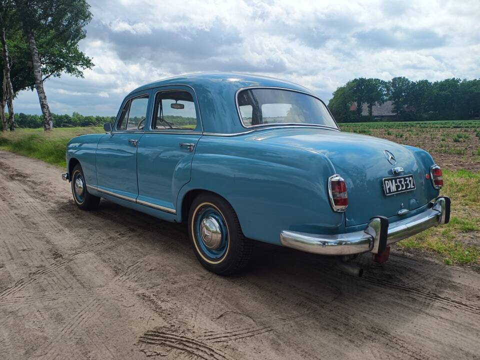 Bild 4/8 von Mercedes-Benz 219 (1959)