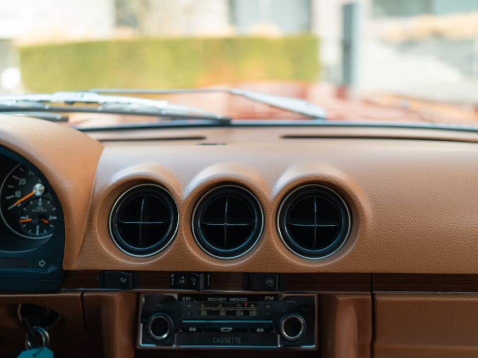 Afbeelding 17/24 van Mercedes-Benz 450 SL (1979)