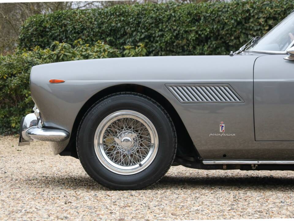 Image 22/50 of Ferrari 250 GT/E (1962)