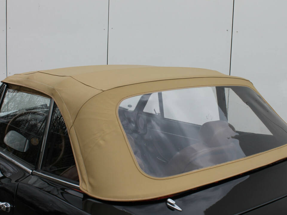 Image 5/22 of FIAT 124 Spider CS1 (1974)