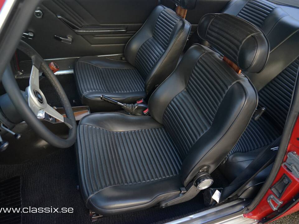Bild 2/21 von Alfa Romeo 2000 GT Veloce (1974)