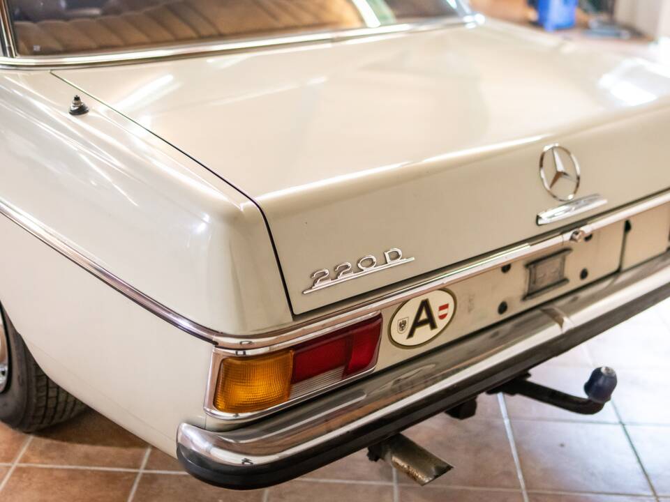 Afbeelding 4/19 van Mercedes-Benz 200 D (1968)