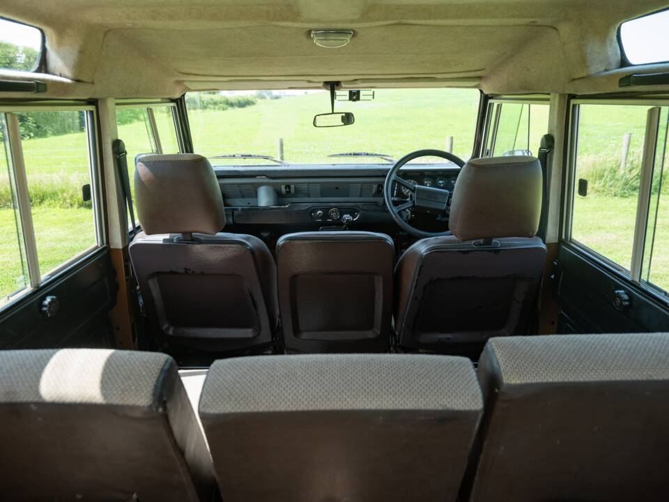 Image 27/33 of Land Rover Defender 110 (1983)