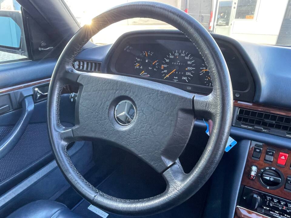 Bild 5/24 von Mercedes-Benz 380 SEC (1983)