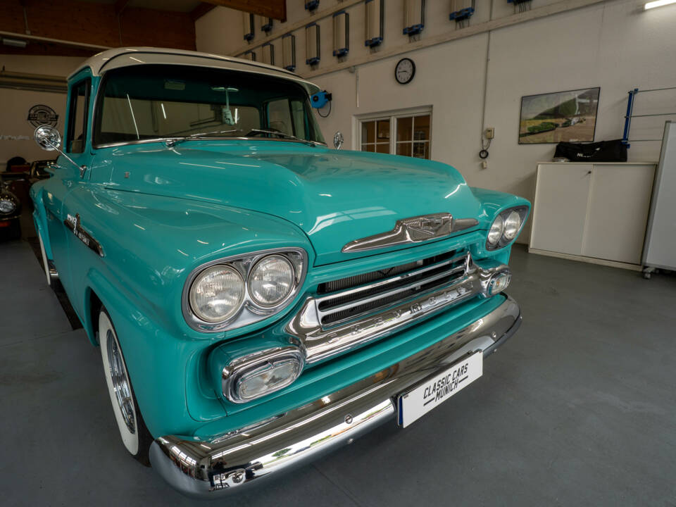 Image 33/38 of Chevrolet Apache Stepside (1958)