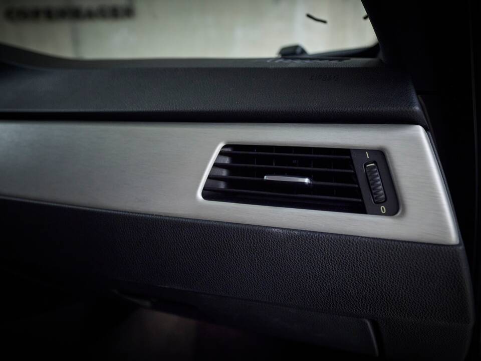 Image 80/100 of BMW M3 (2006)