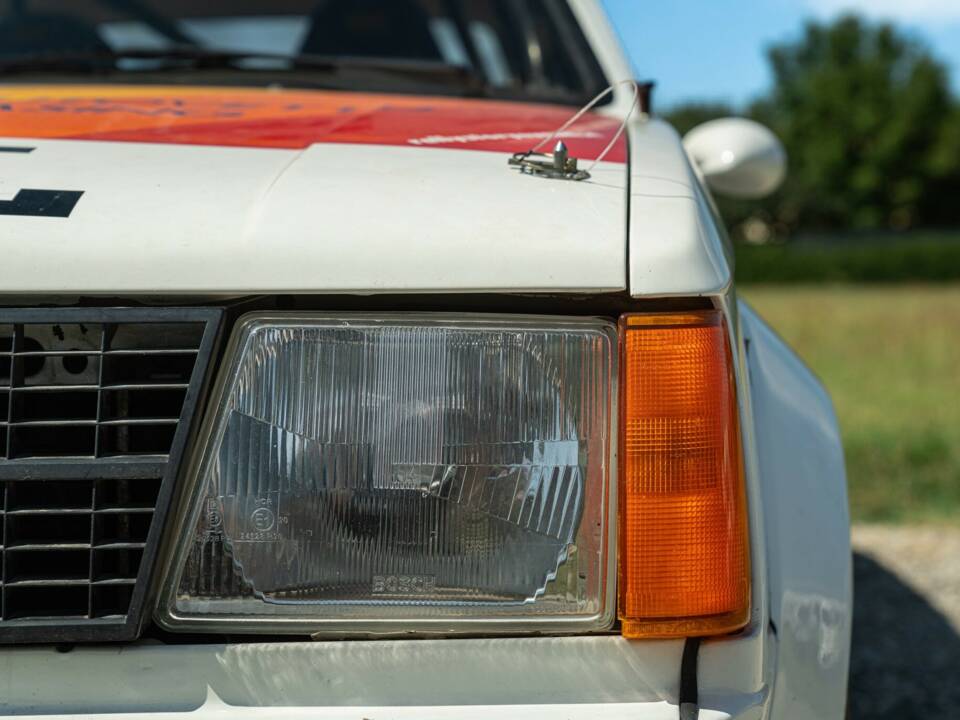 Bild 24/50 von Opel Kadett 1,8 GT/E (1984)