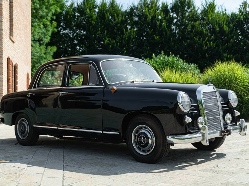 Image 2/50 of Mercedes-Benz 190 (1955)