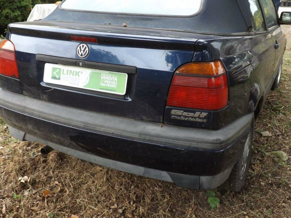 Image 37/50 of Volkswagen Golf III Cabrio 1.6 (1996)