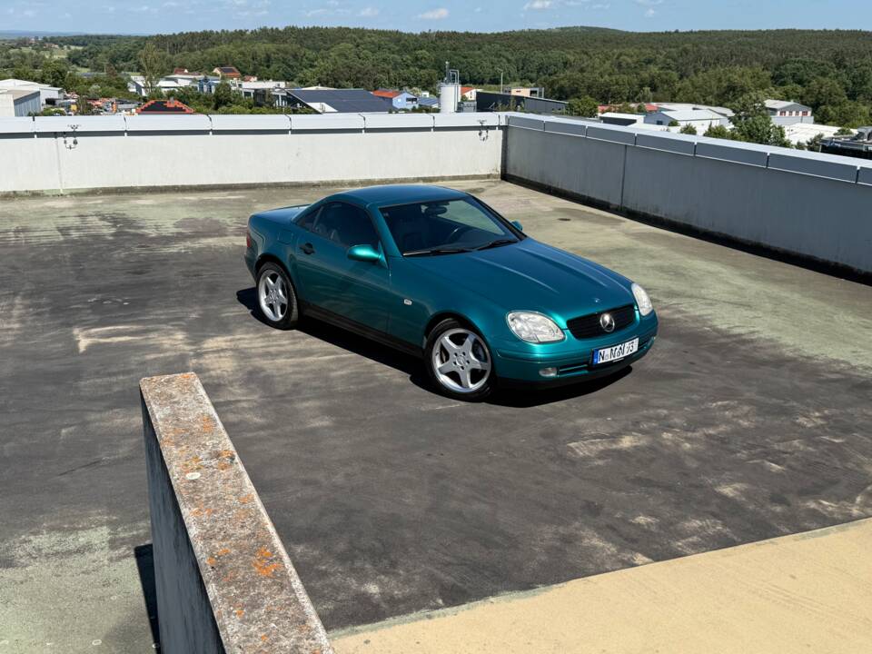 Image 1/17 de Mercedes-Benz SLK 230 Kompressor (1997)