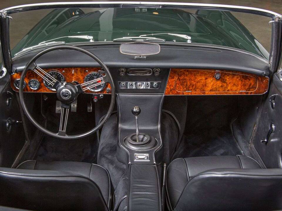 Imagen 15/20 de Austin-Healey 3000 Mk III (BJ8) (1966)
