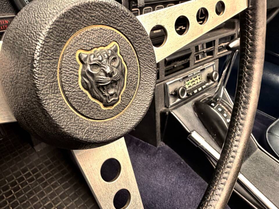 Image 15/18 de Jaguar Type E V12 (1973)