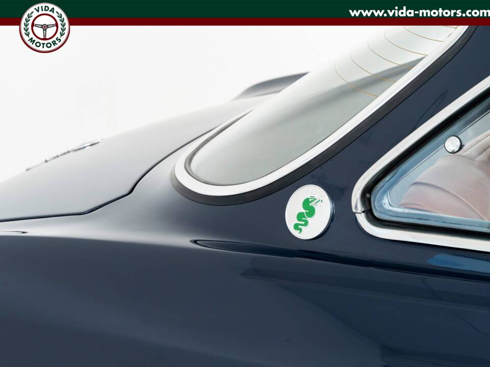 Image 3/15 of Alfa Romeo 2000 GT Veloce (1974)
