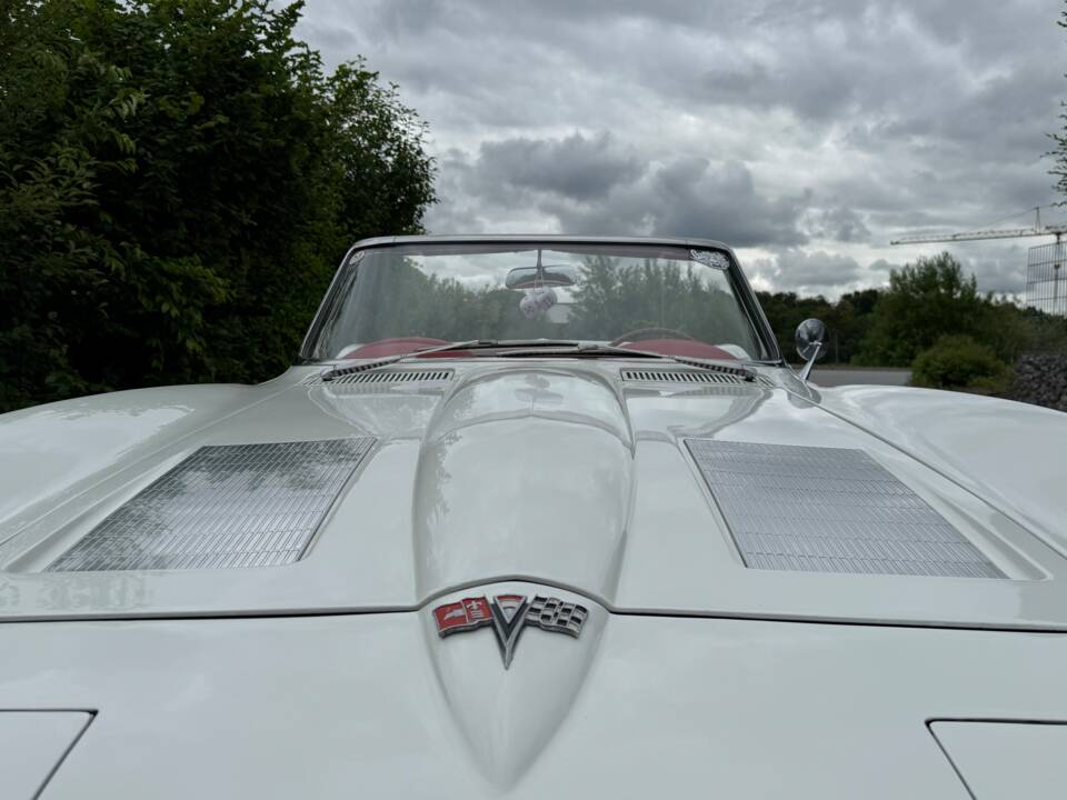 Image 17/52 of Chevrolet Corvette Sting Ray Convertible (1963)