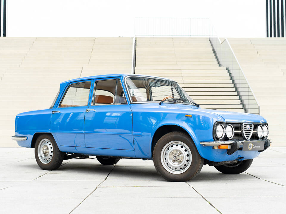 Bild 8/58 von Alfa Romeo Giulia Nuova Super 1600 (1977)