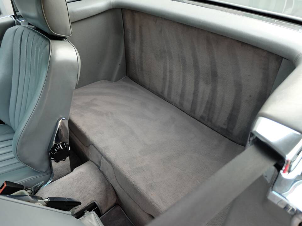 Immagine 22/43 di Mercedes-Benz 300 SL (1987)