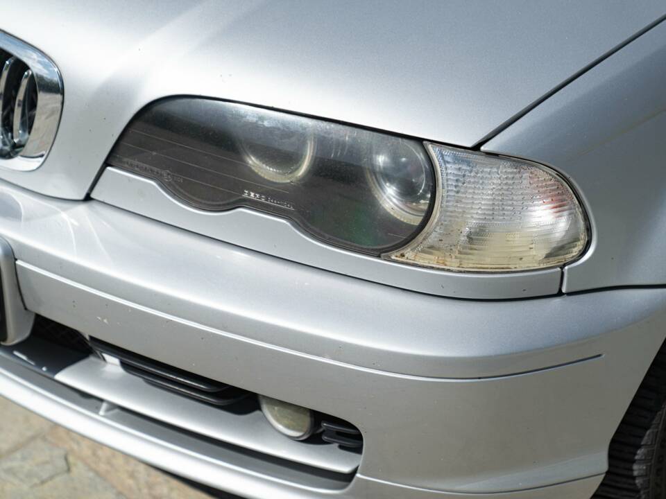 Immagine 11/50 di BMW 320Ci (2001)
