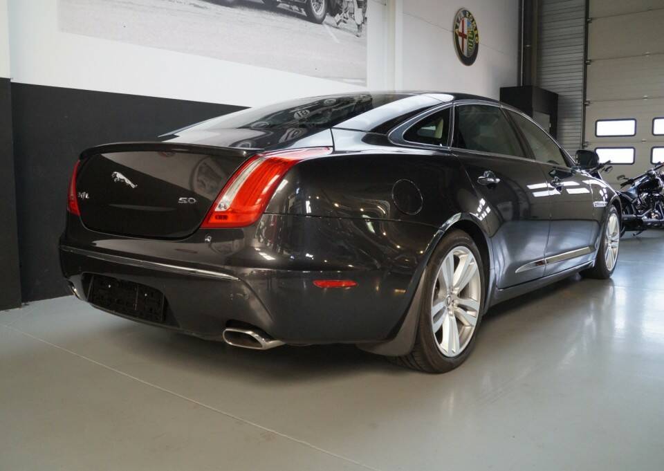 Bild 4/32 von Jaguar XJ 5.0 (2011)