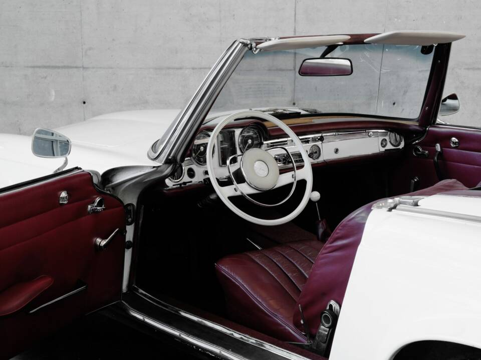 Afbeelding 19/40 van Mercedes-Benz 230 SL (1964)
