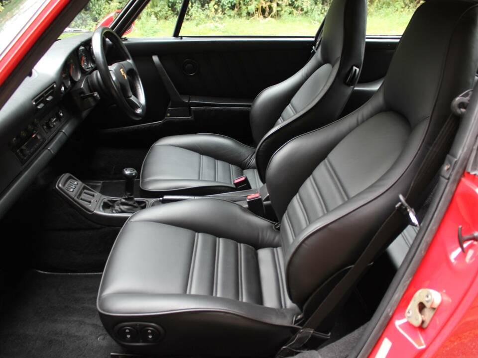 Image 11/15 of Porsche 911 Carrera 4 (1989)
