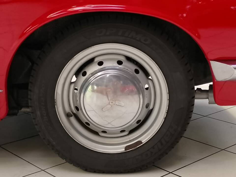 Image 33/47 of Innocenti 950 Spider (1962)